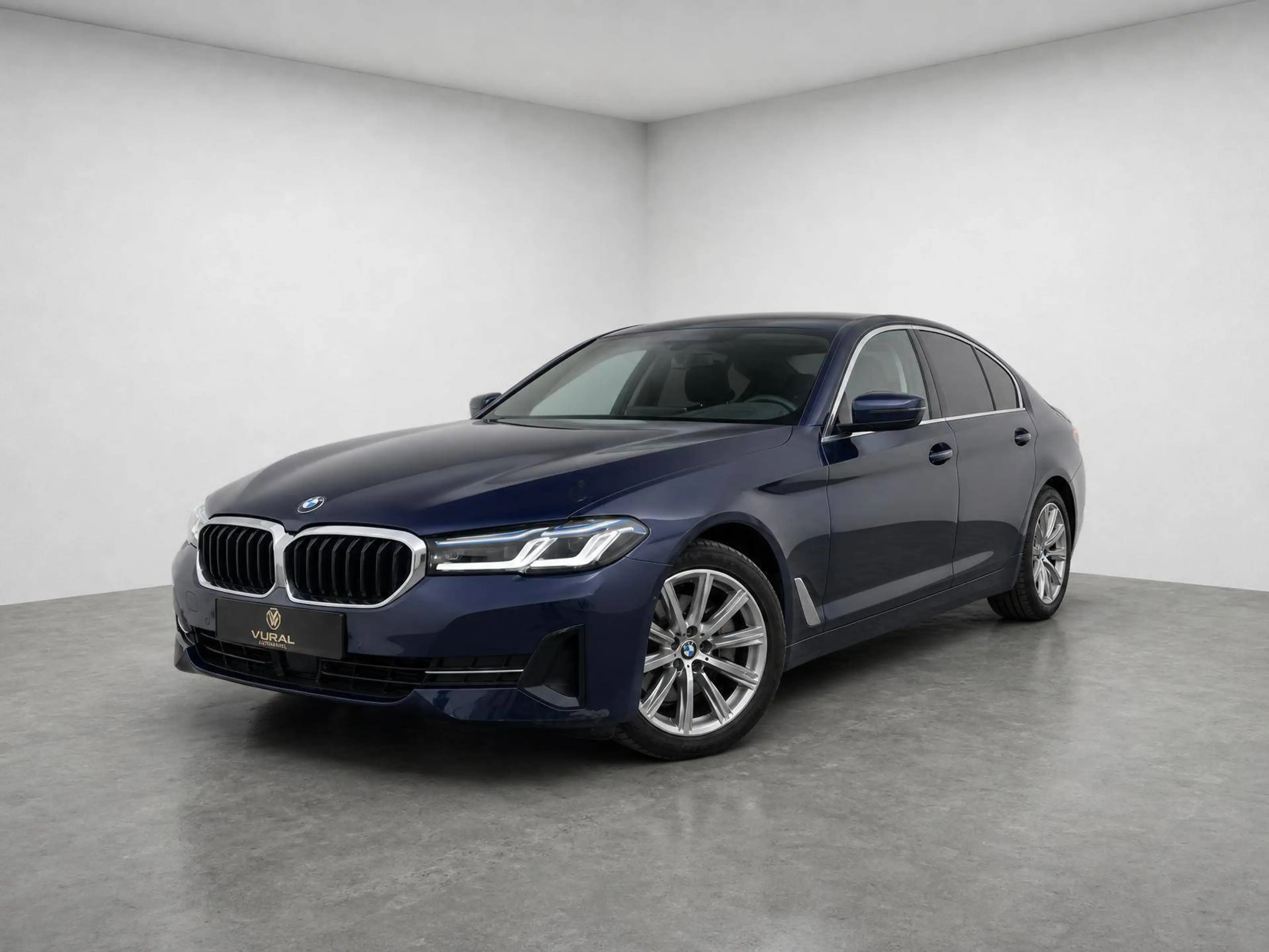 BMW 520 d G30 Facelift Luxury Line | Laserlight | Head-Up | Rückfahrkamera | Anhängerkupplung | — photo 11