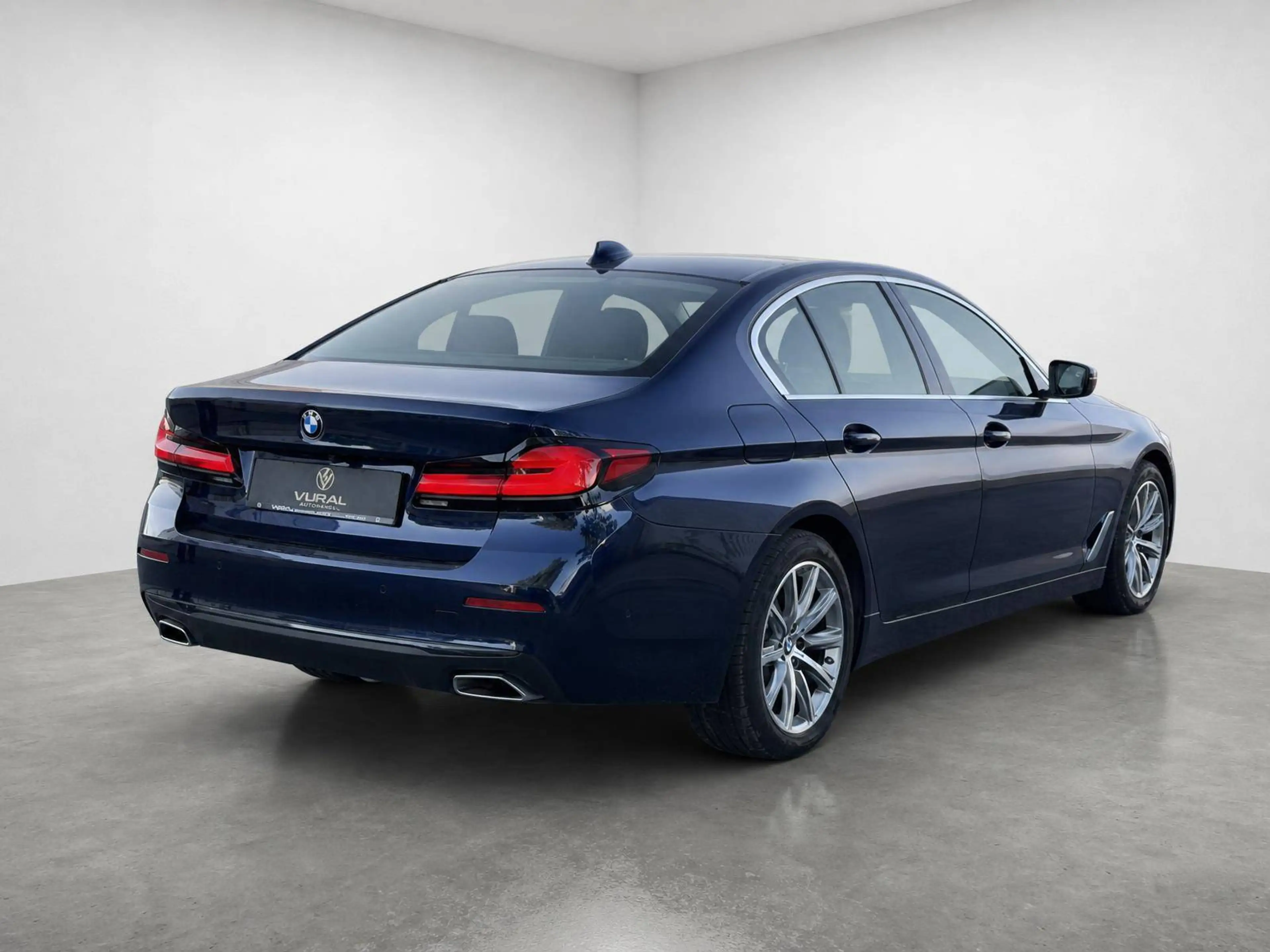 BMW 520 d G30 Facelift Luxury Line | Laserlight | Head-Up | Rückfahrkamera | Anhängerkupplung | — photo 5