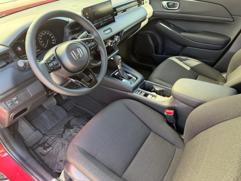 Honda HR-V 1,5 i-MMD Hybrid 2WD Elegance Aut. — photo 10