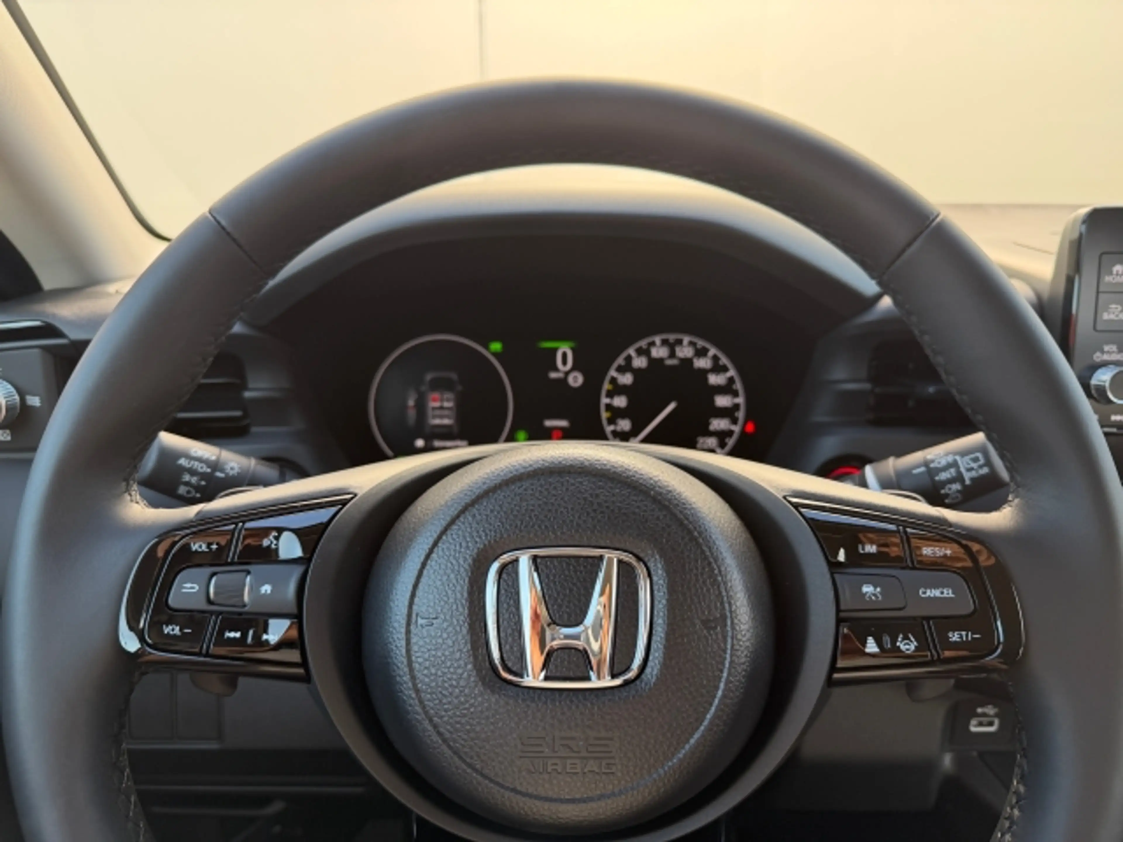 Honda HR-V 1,5 i-MMD Hybrid 2WD Elegance Aut. — photo 13