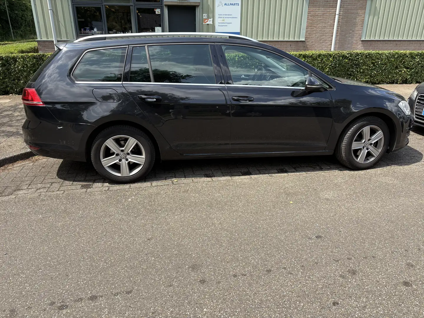 Volkswagen Golf 1.6 TDI Highline Zwart - 2