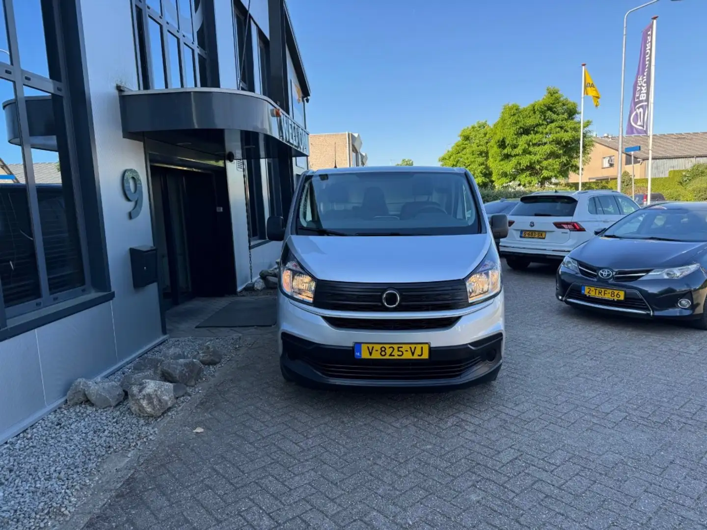 Renault Trafic 1.6 MJ Lang L2 125PK Airo, Navi, Cruisecntrl, Schu Zilver - 2