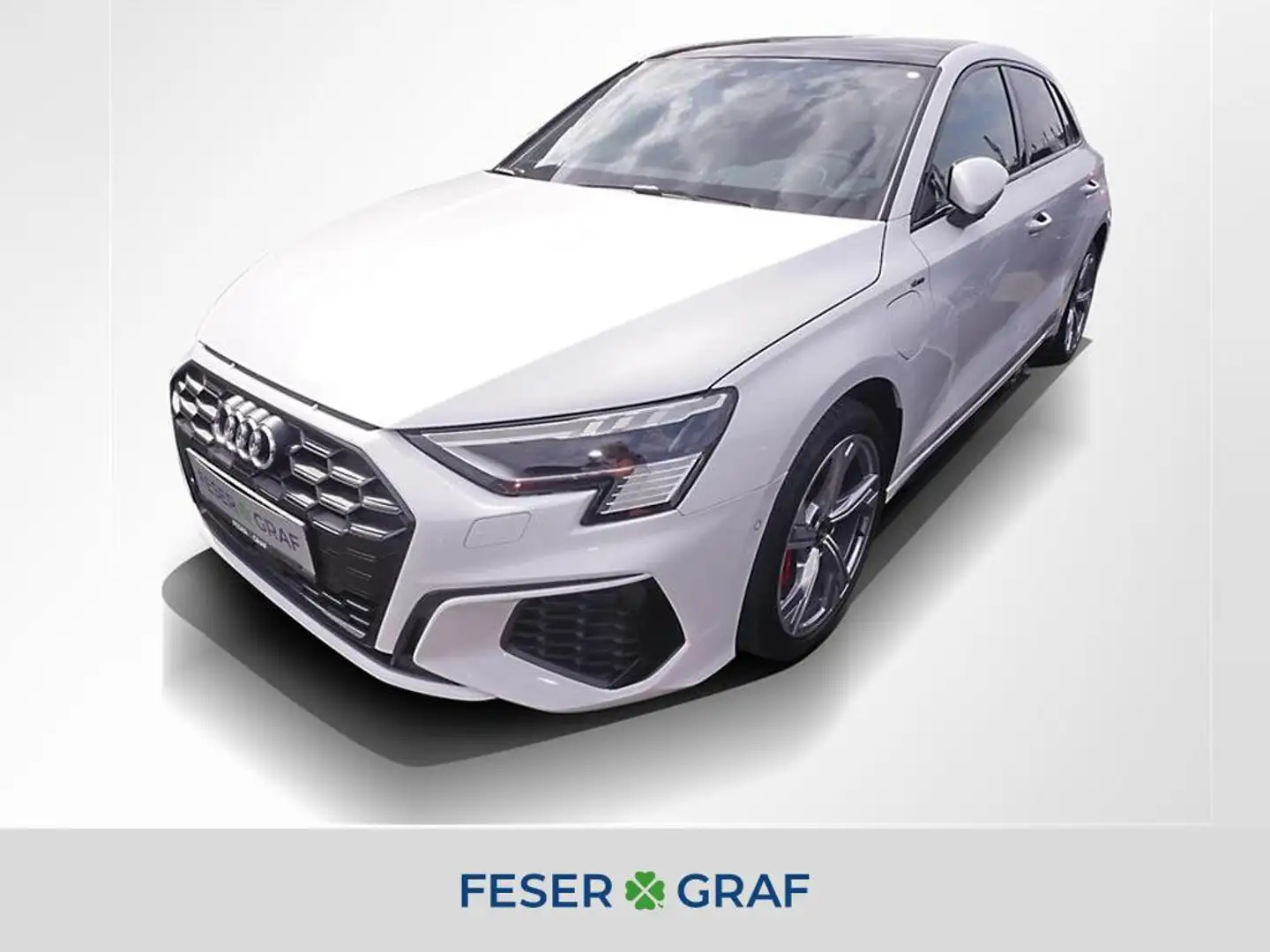 Audi A3 45 TFSIe 2x S line Matrix Pano Weiß - 1