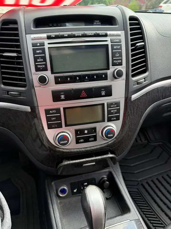 Hyundai SANTA FE снимка Hyundai SANTA FE