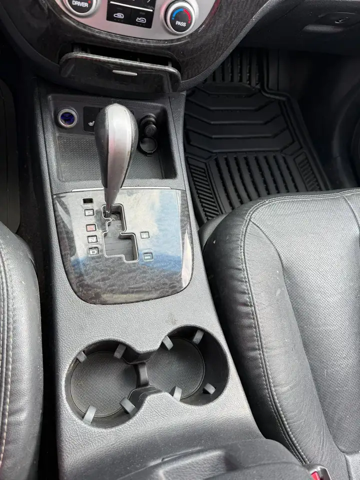 Hyundai SANTA FE снимка Hyundai SANTA FE