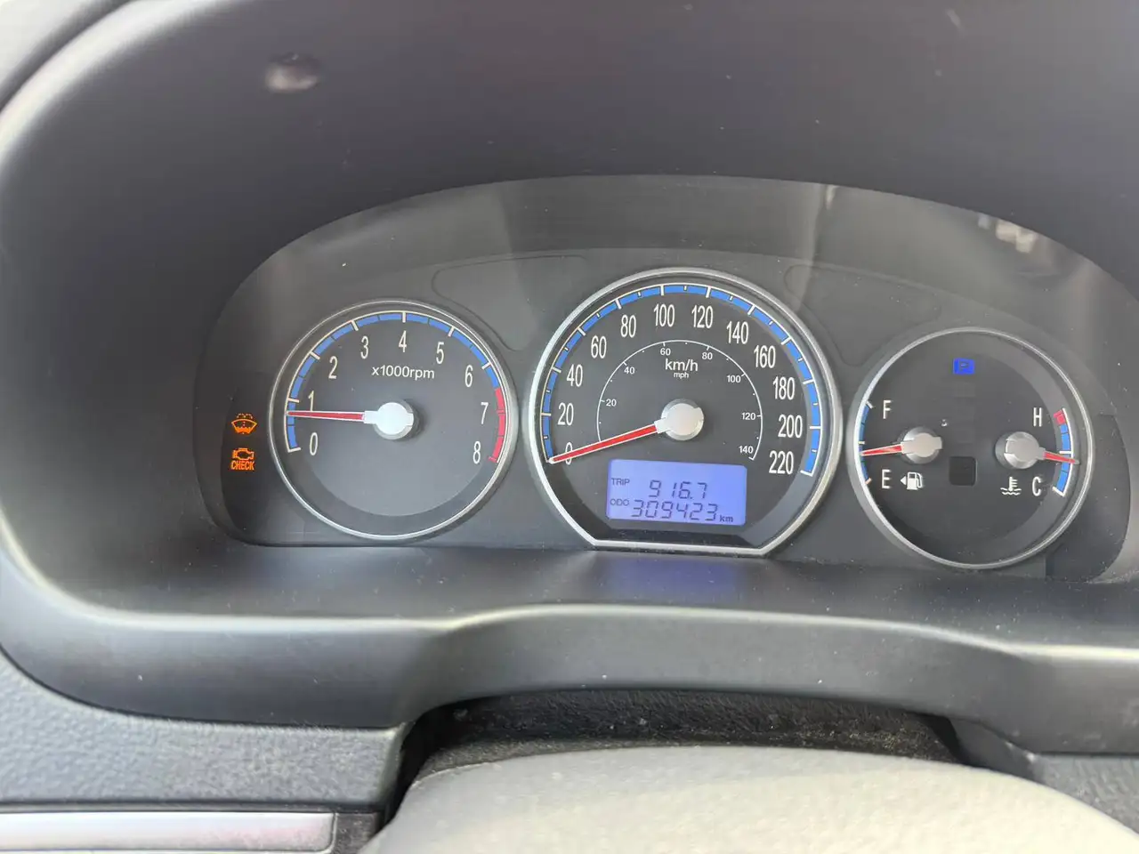 Hyundai SANTA FE снимка Hyundai SANTA FE