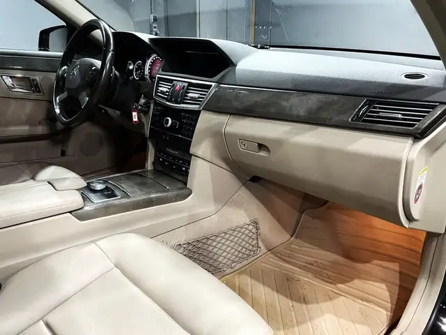 Mercedes-Benz E-Class view 14