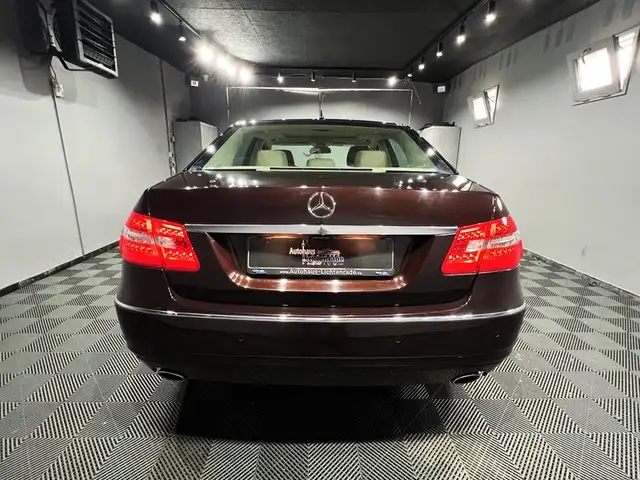 Mercedes-Benz E-Class view 7