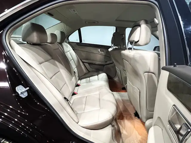 Mercedes-Benz E-Class view 13