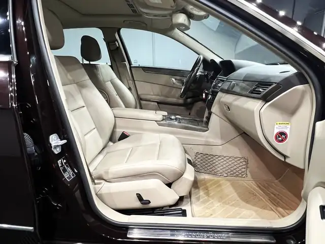 Mercedes-Benz E-Class view 12
