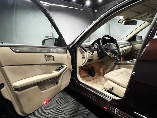 Mercedes-Benz E-Class view 10