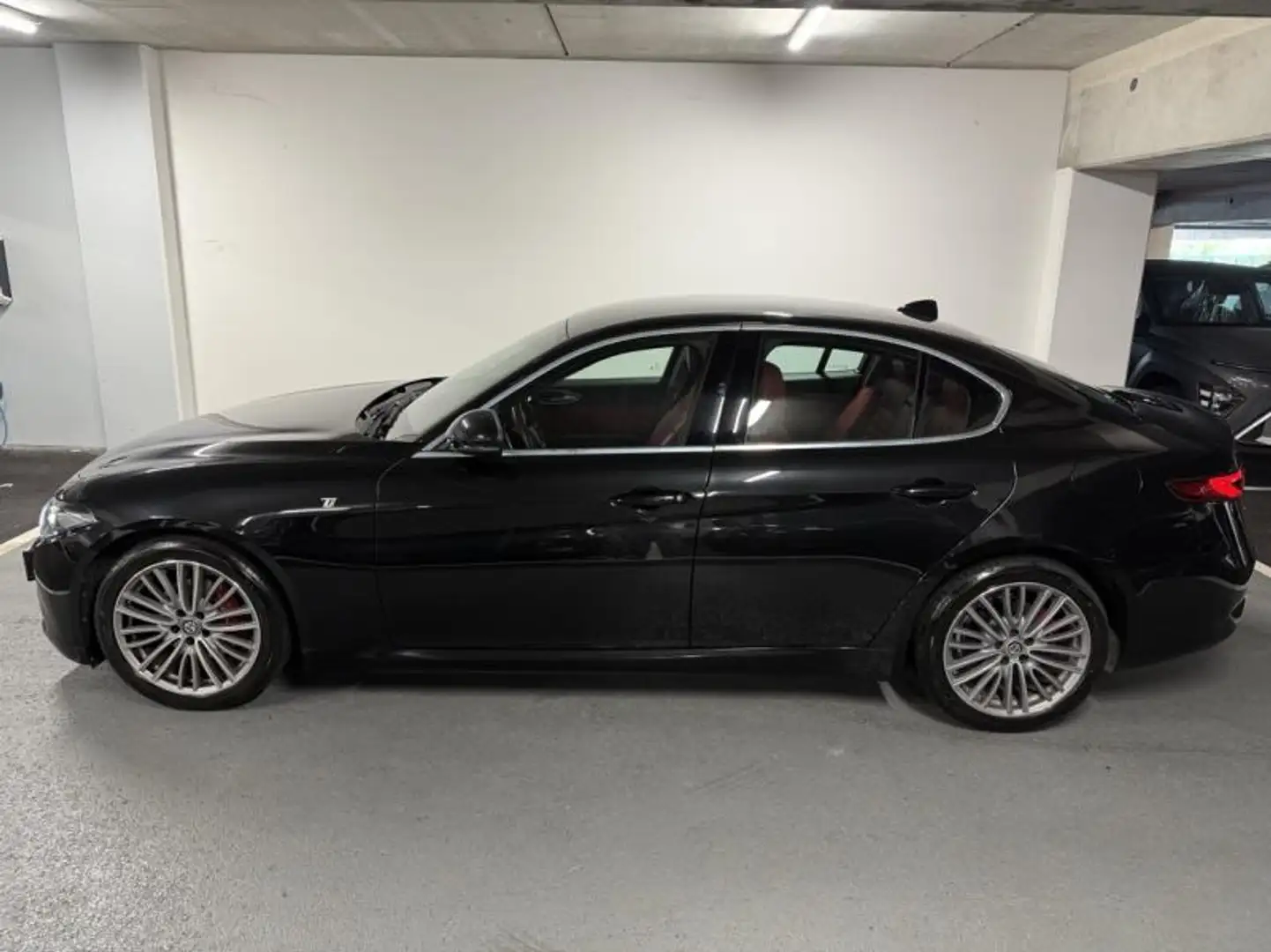 Alfa Romeo Giulia 2.2 JTD 190ch Ti AT8 MY20 Noir - 2
