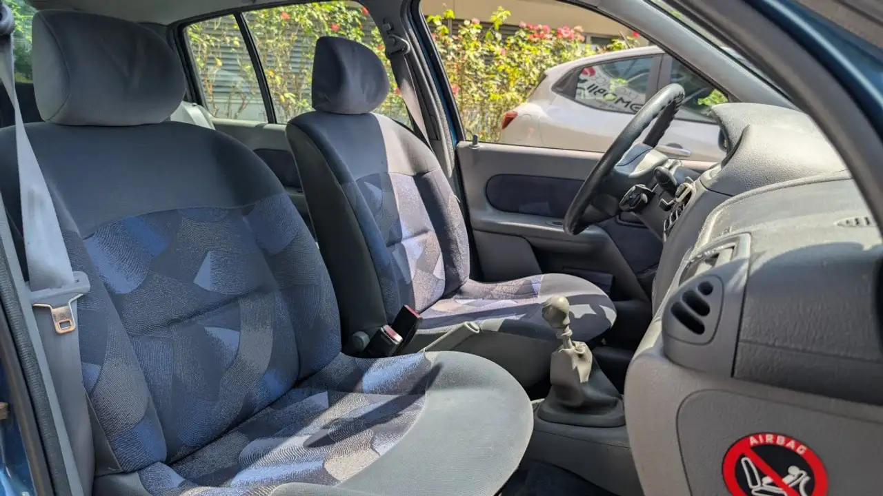 Renault Clio Citadine 3 portes — photo 14