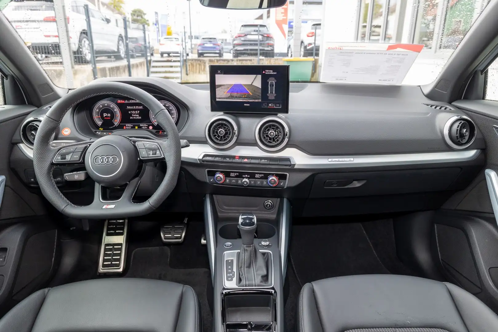 Audi Q2 S line 40 TFSI qu. S tr.(AHK,Navi+,RFK,KS,GRA) Grau - 2