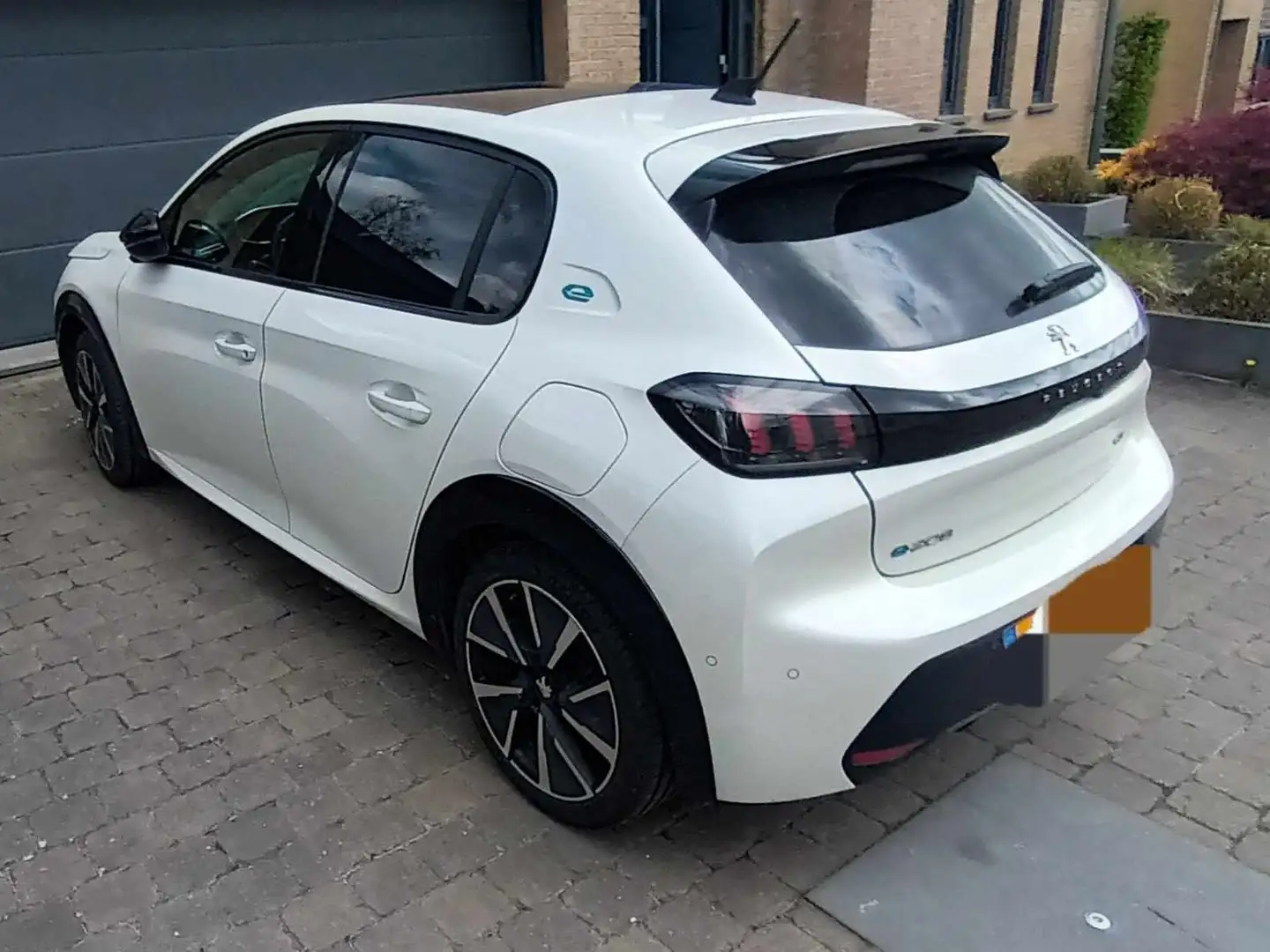 Peugeot e-208 50 kWh GT Pack Blanc - 2