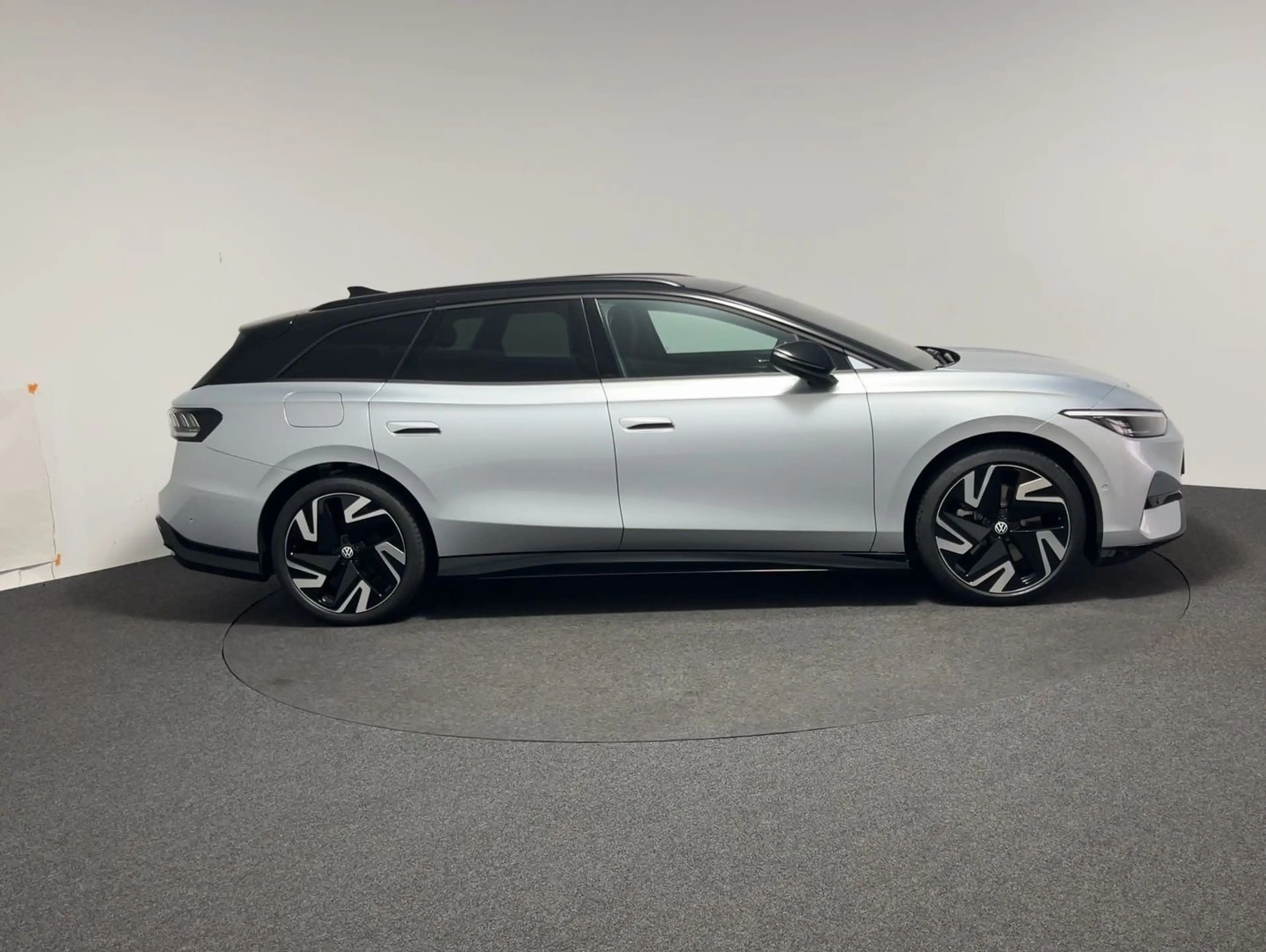 Volkswagen ID.7 Tourer Pro 77 kWh CarPlay Black Matrix CCS — photo 5