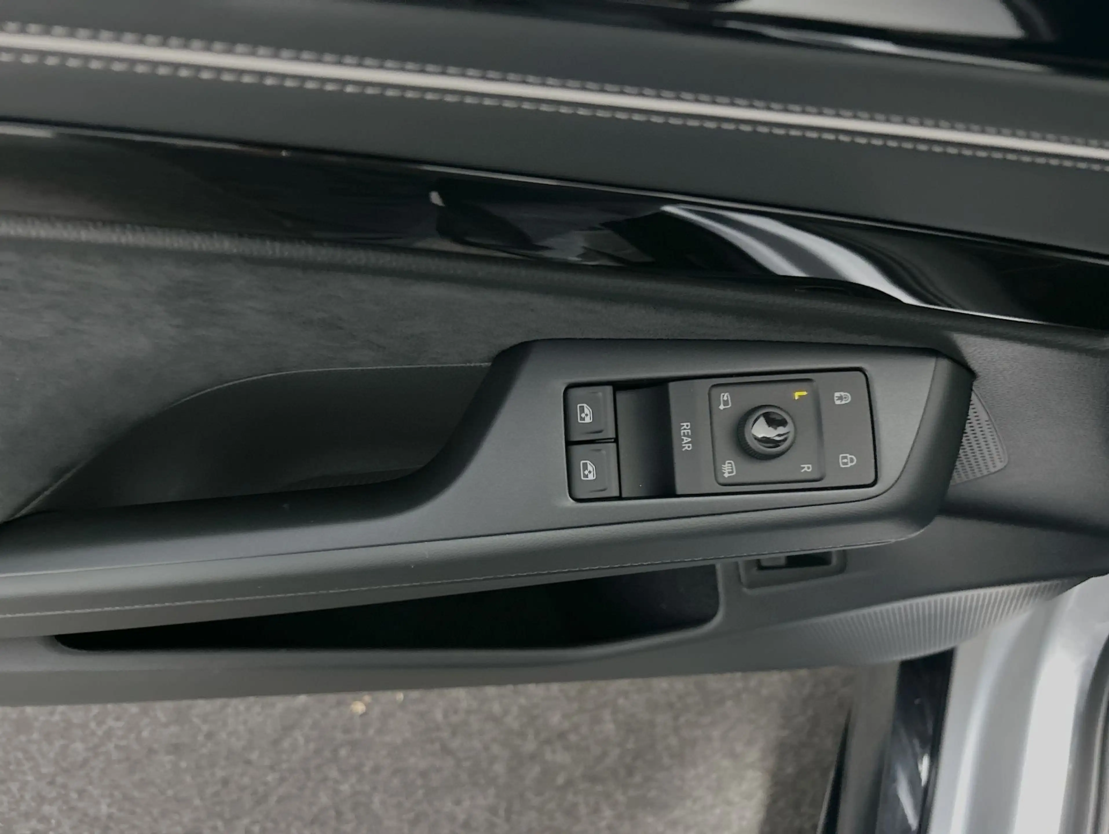 Volkswagen ID.7 Tourer Pro 77 kWh CarPlay Black Matrix CCS — photo 13