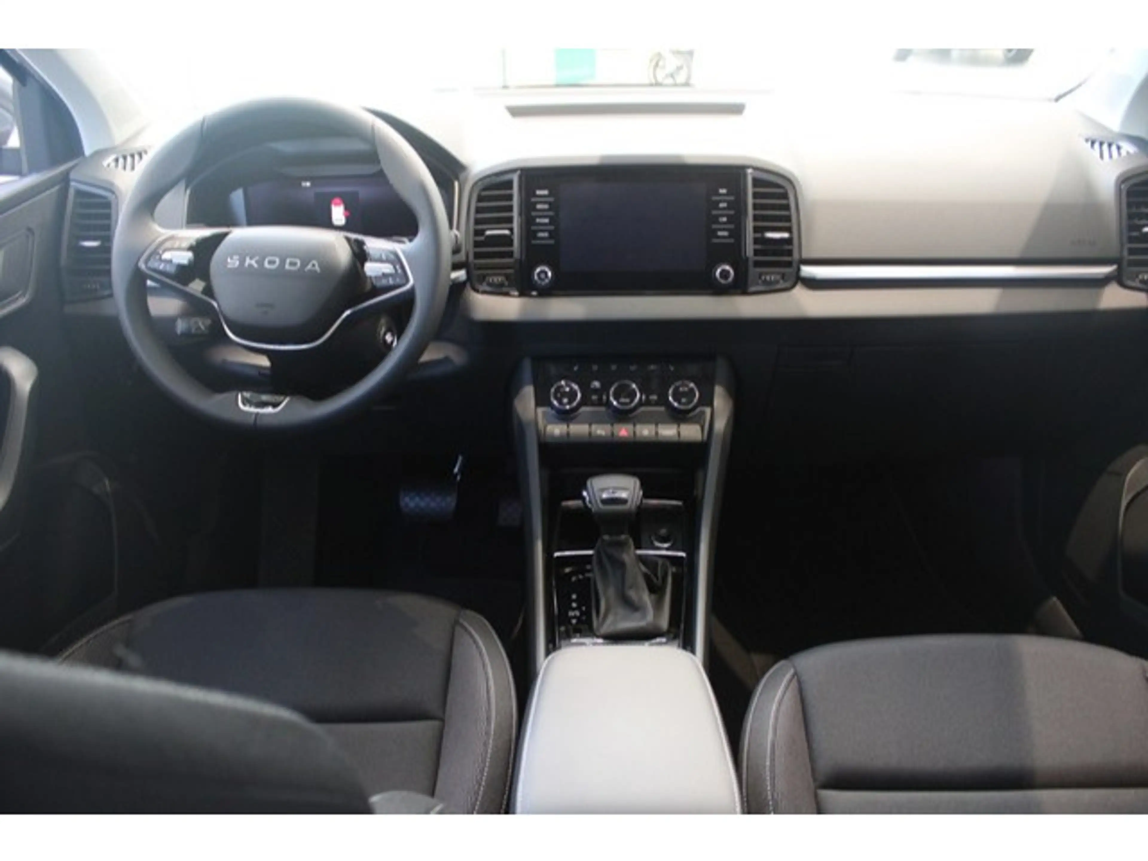 Skoda Karoq 1.5 TSI DSG Selection AHK/Navi/Rückfahrkam — photo 5