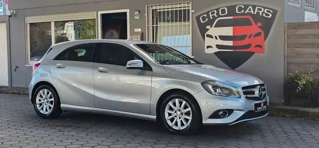 Mercedes-Benz 180 A 180 BlueEfficiency*XENON*NAVI*