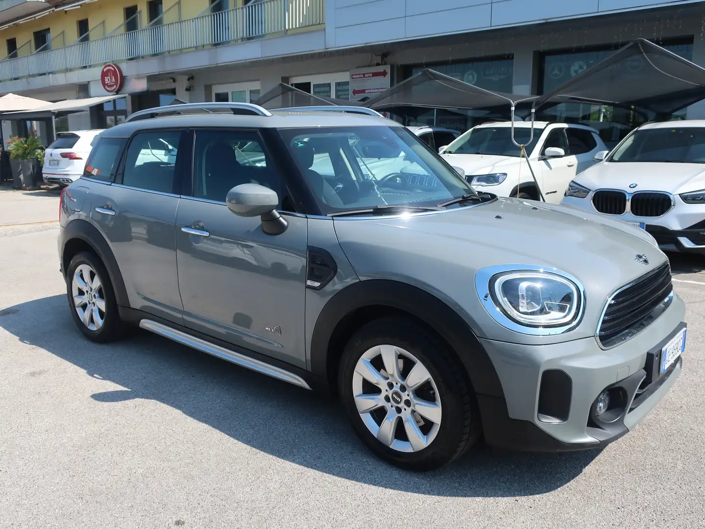 MINI Cooper D Countryman Mini Countryman F60 2020 2.0 Business all4 auto Grigio - 2