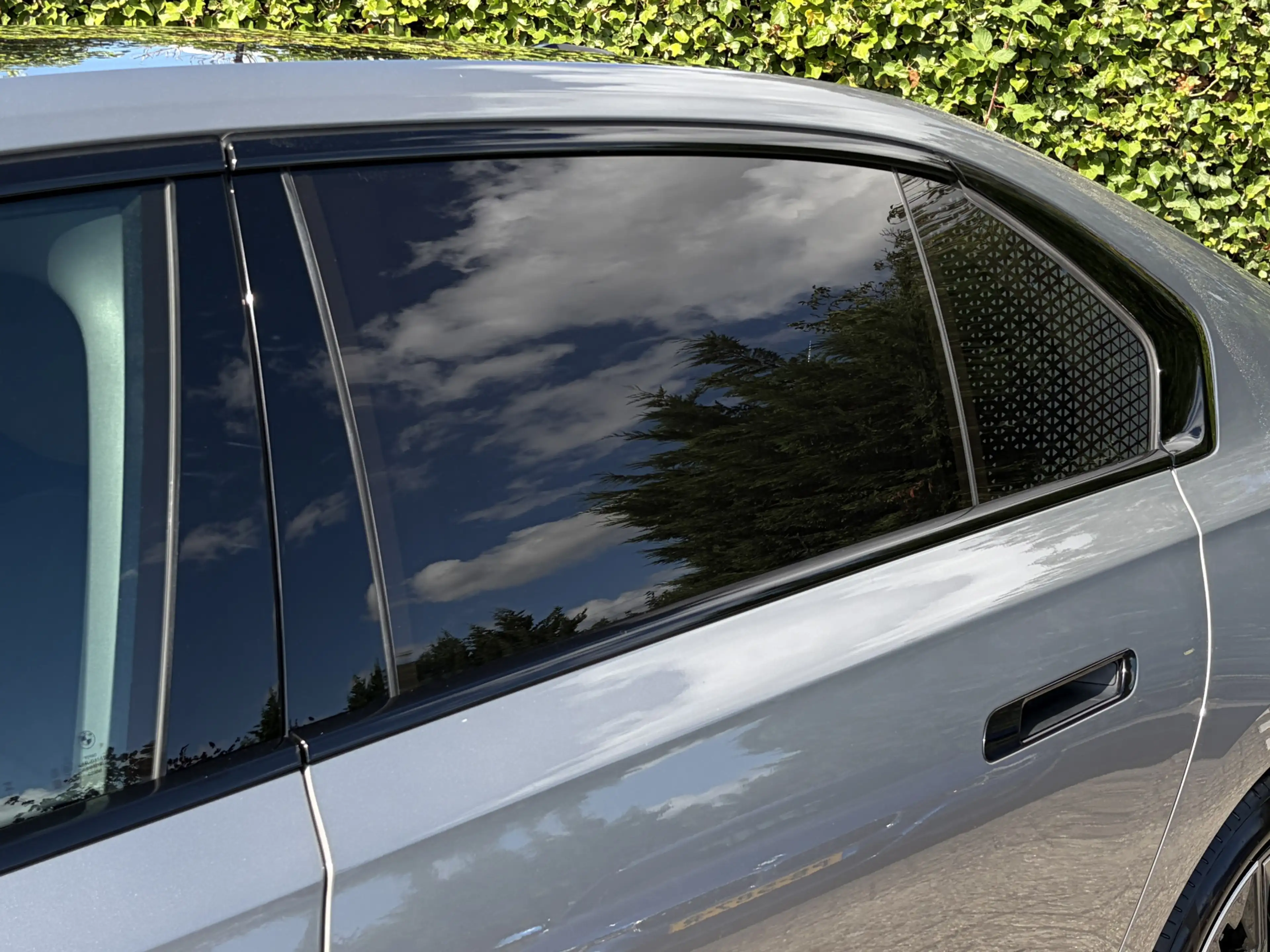 BMW i7 eDrive50 | M-Sport | 21" | Iconic glow | Tv achter — photo 6