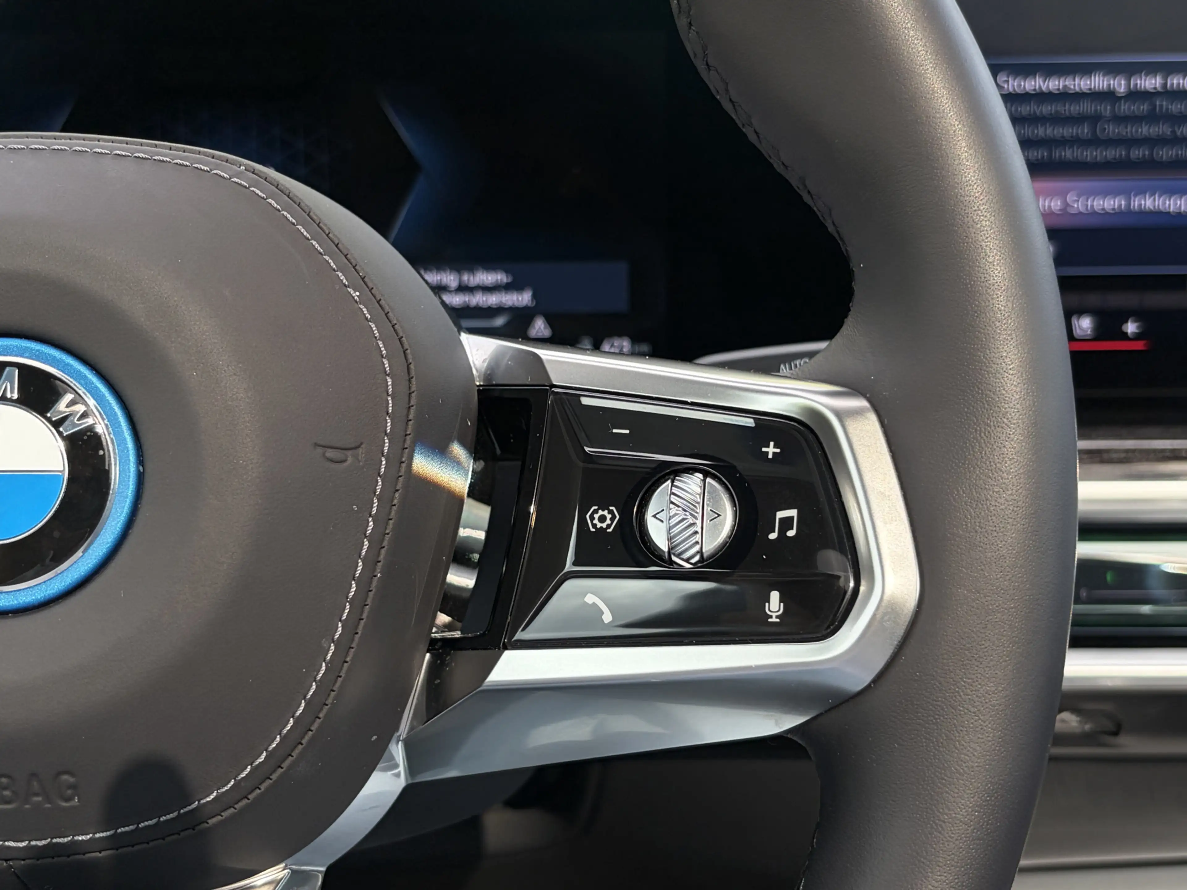 BMW i7 eDrive50 | M-Sport | 21" | Iconic glow | Tv achter — photo 14
