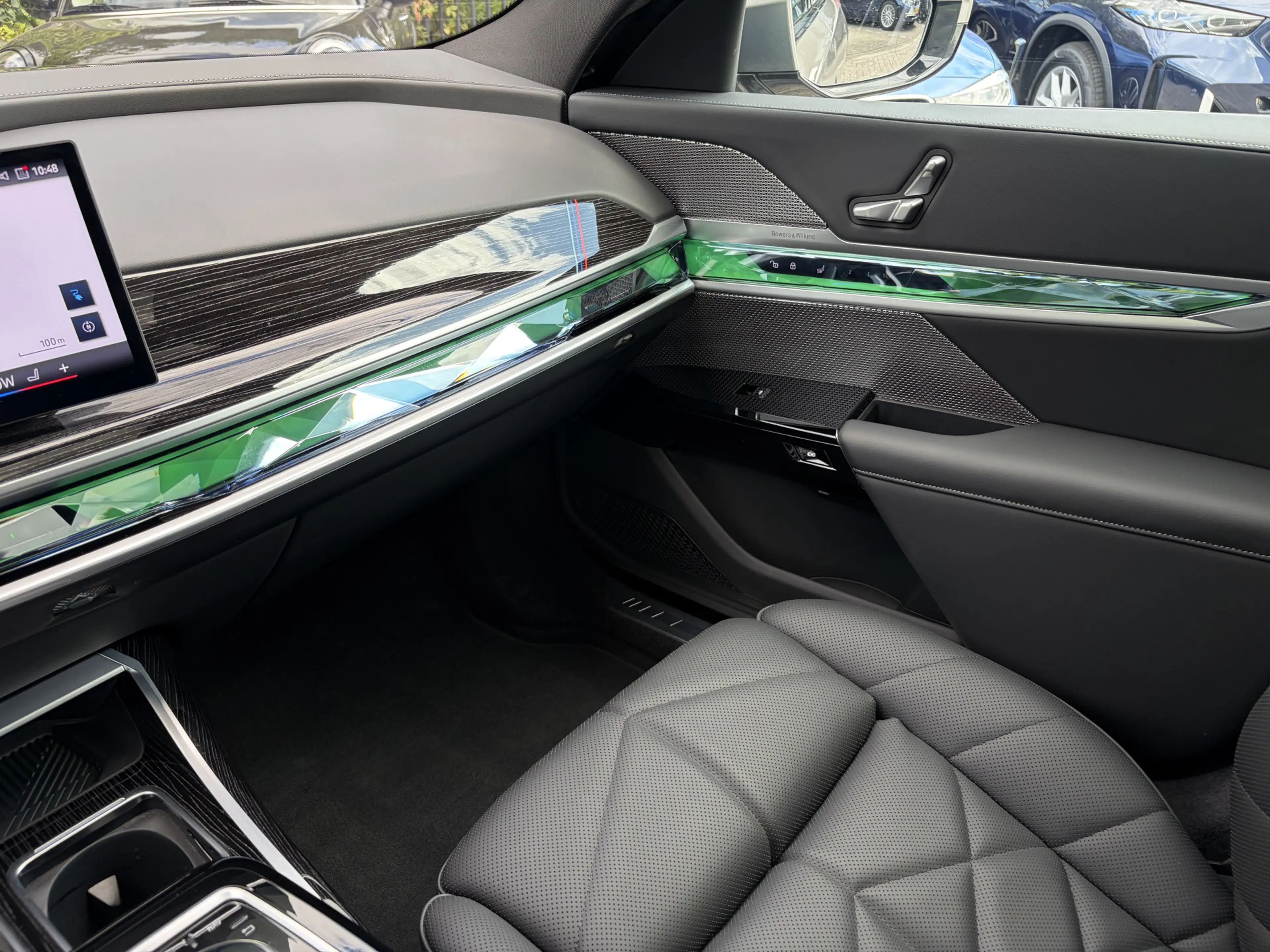 BMW i7 eDrive50 | M-Sport | 21" | Iconic glow | Tv achter — photo 11