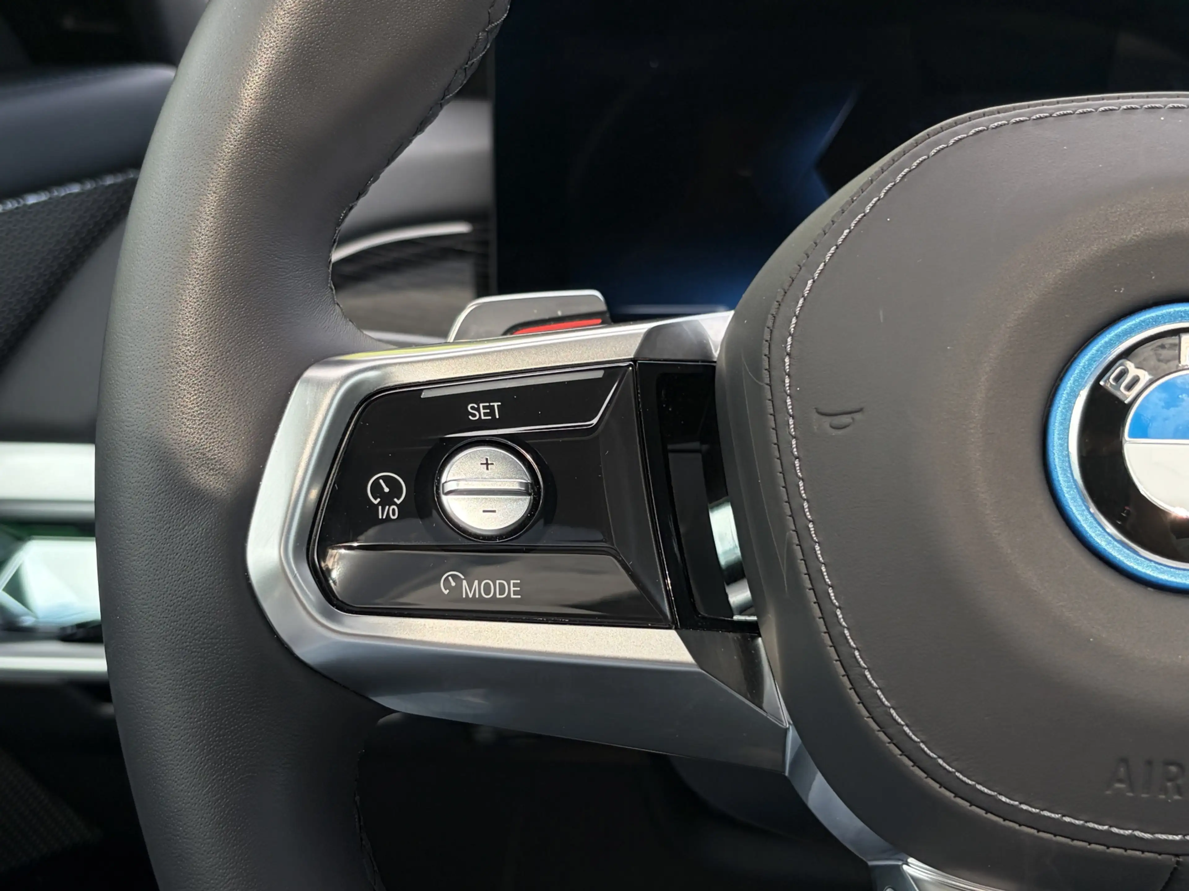 BMW i7 eDrive50 | M-Sport | 21" | Iconic glow | Tv achter — photo 13