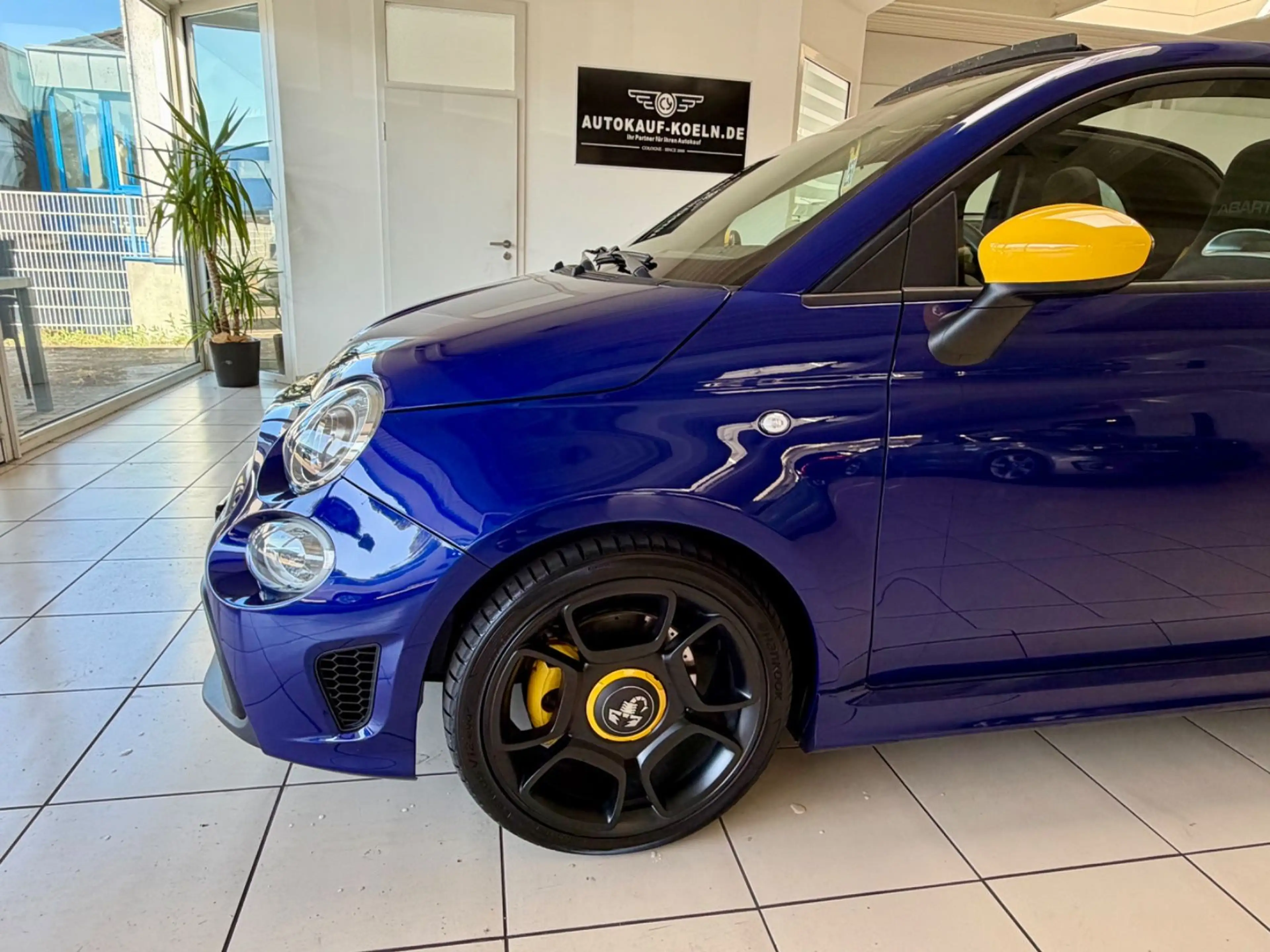 Abarth 500 Cabrio 595 C Pista — photo 2
