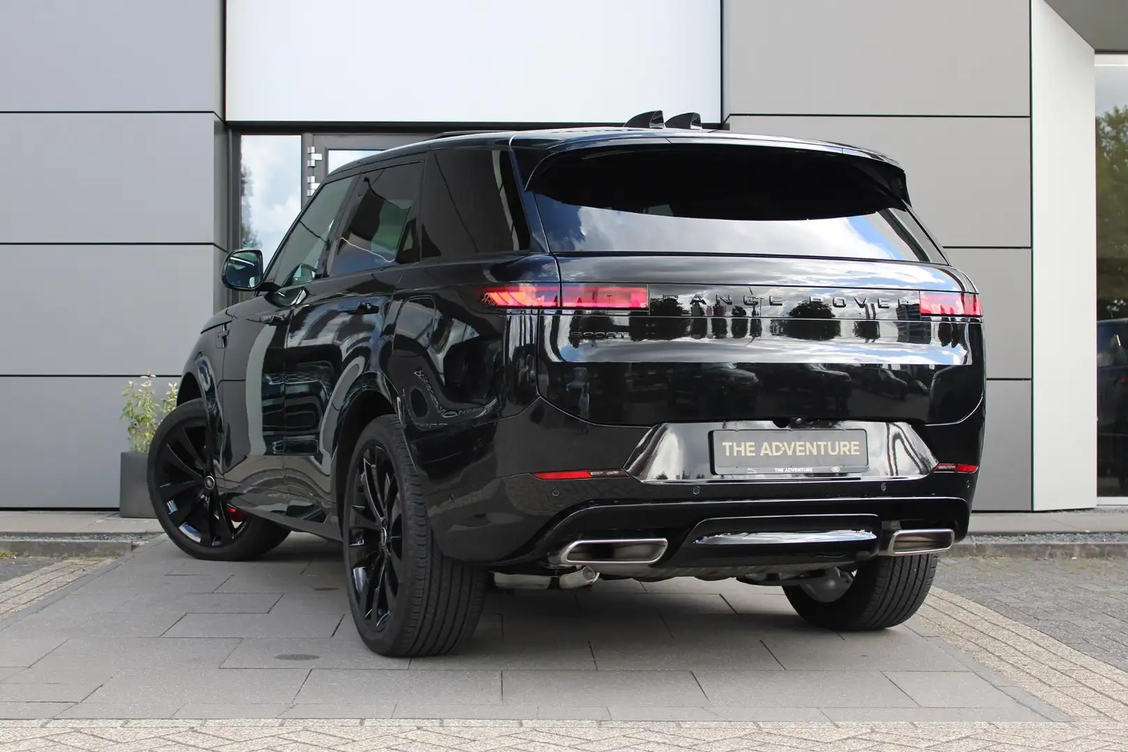 Land Rover Range Rover Sport 3.0 P460e SE Dynamic | Trekhaak| Pano | Cold Clima Zwart - 2