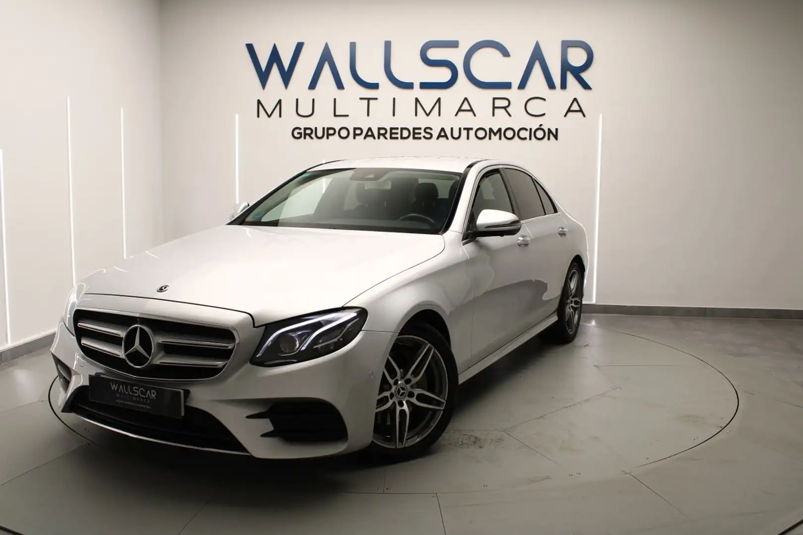 Mercedes-Benz E 220 d 4MATIC Grau - 2