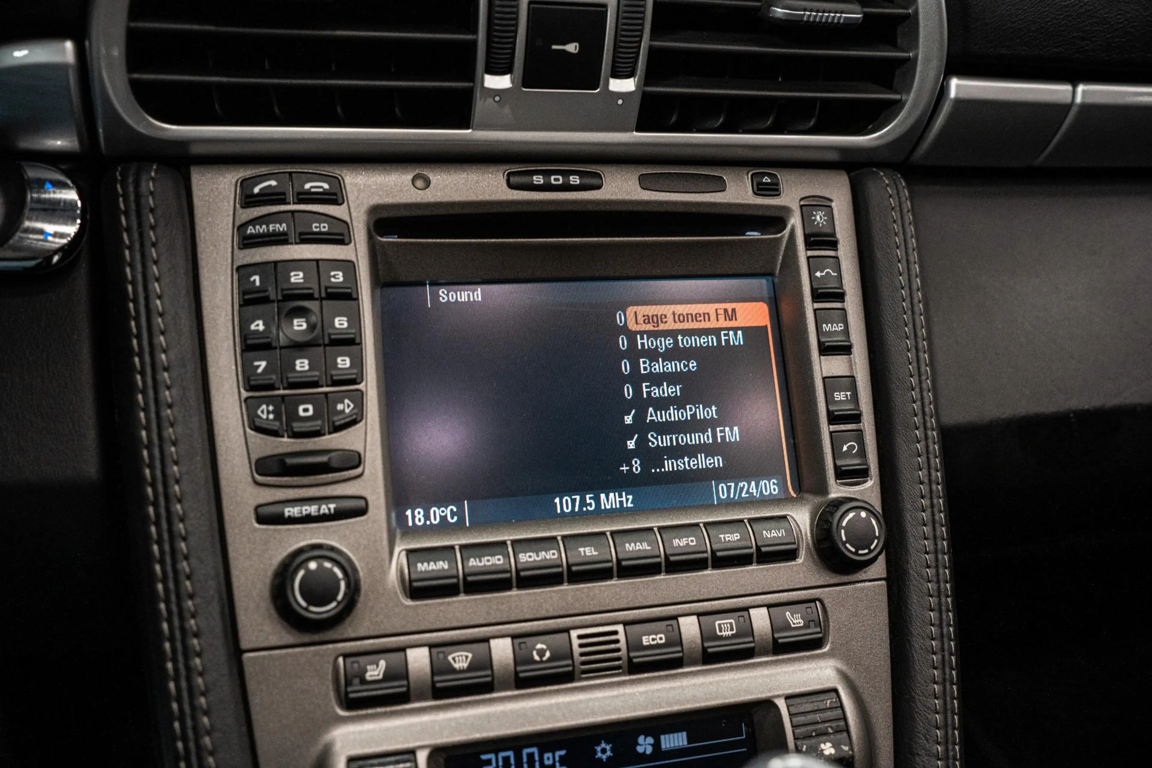 Porsche 997 Cabrio 3.8 Carrera S *BOSE / Cruisecontrol / PASM — photo 18