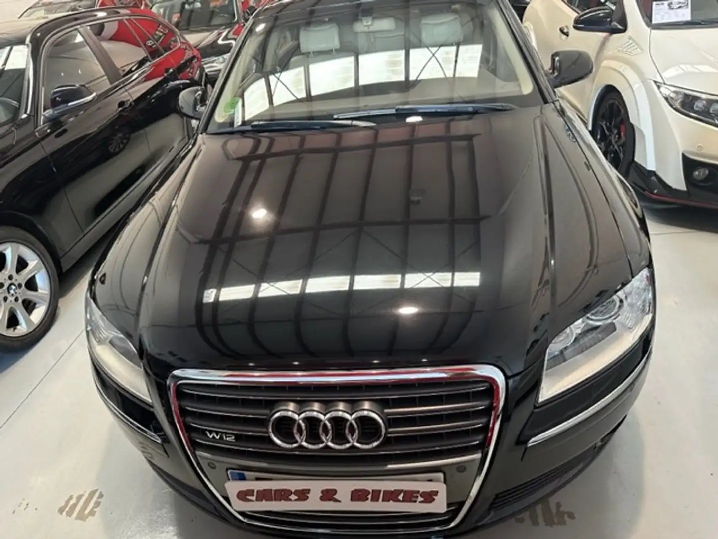 Audi A8 L 6.0 quattro Tiptronic crna - 2