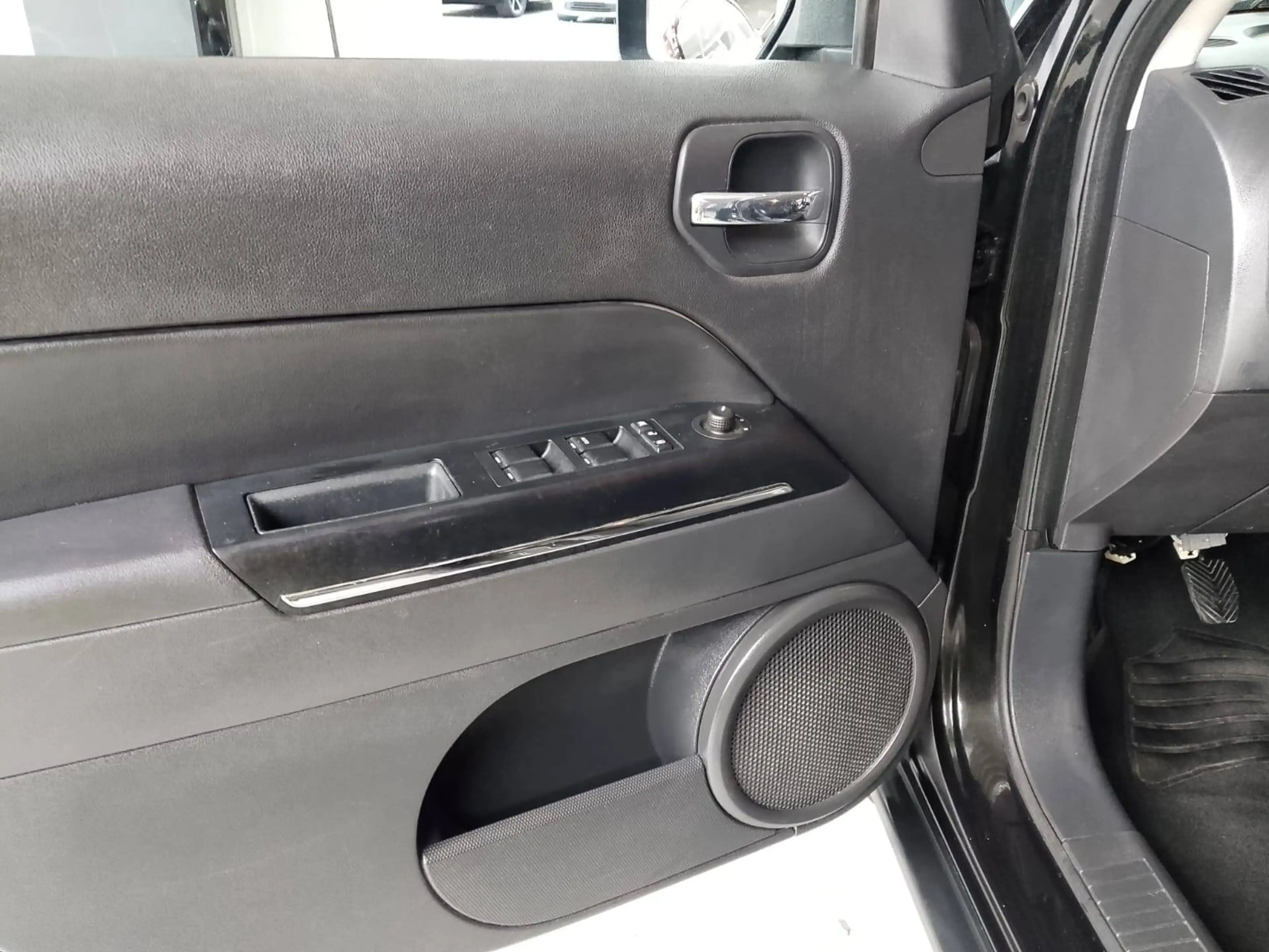 Jeep Patriot Limited — photo 9