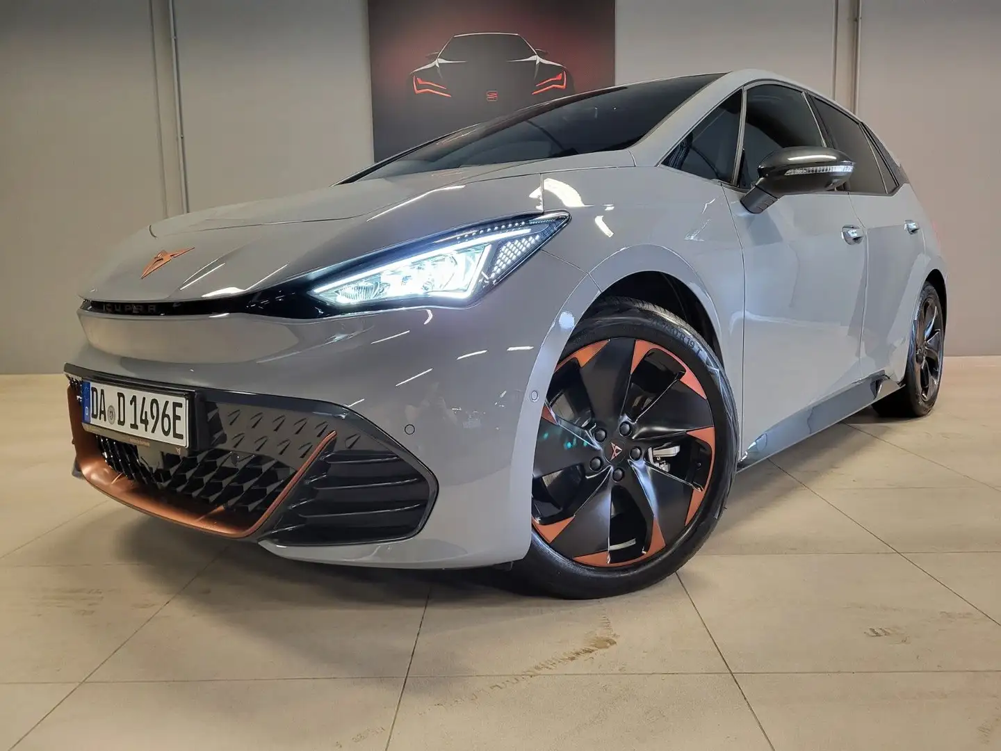 CUPRA Born 170 kW / 77kWh *HeadUp*Navig.*Sitzh.*DCC* Grijs - 2
