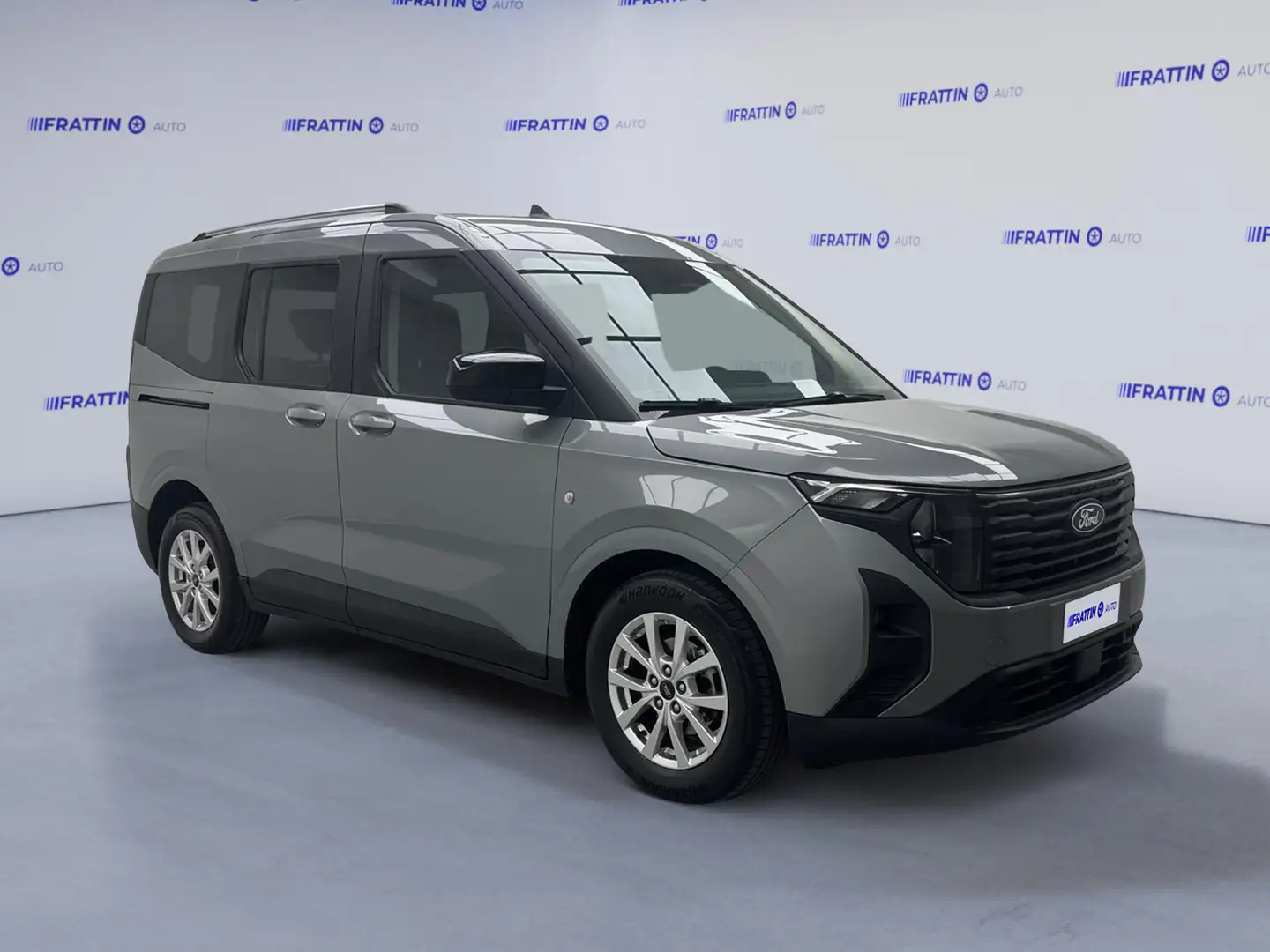 Ford Tourneo Courier 1.0 EcoBoost Titanium Šedá - 2