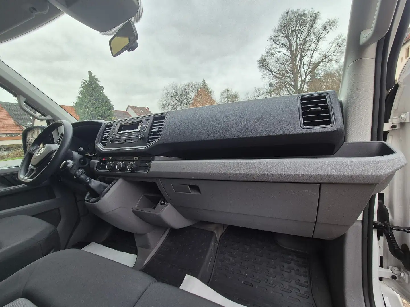 Volkswagen Crafter 2.0 TDI KLIMA HOCHDACH PDC 1.HAND 140 PS Weiß - 2