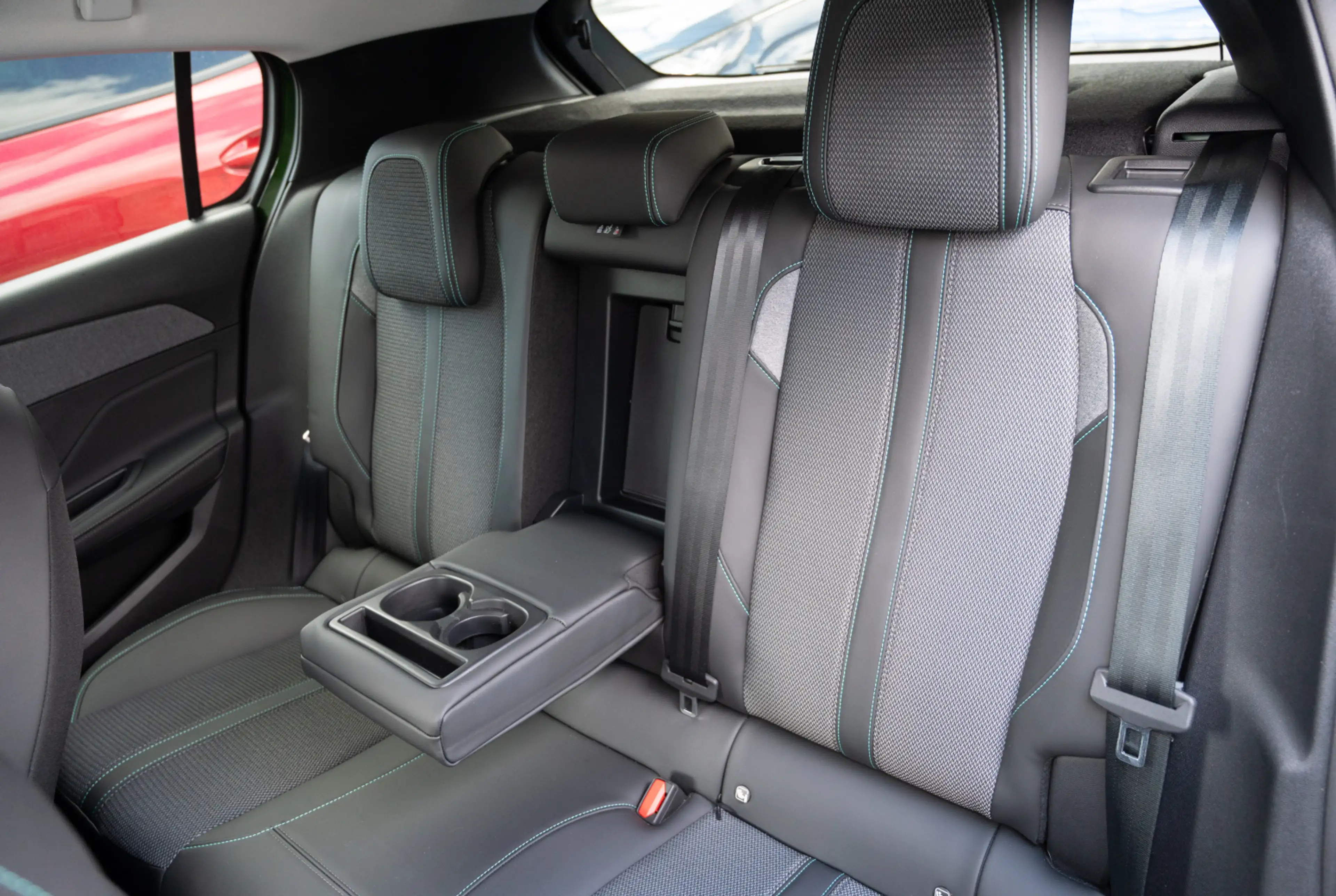 Peugeot 308 Allure PureTech 130 EAT8 *KOMFORT-PAKET*WINTER-PAKET* — photo 7