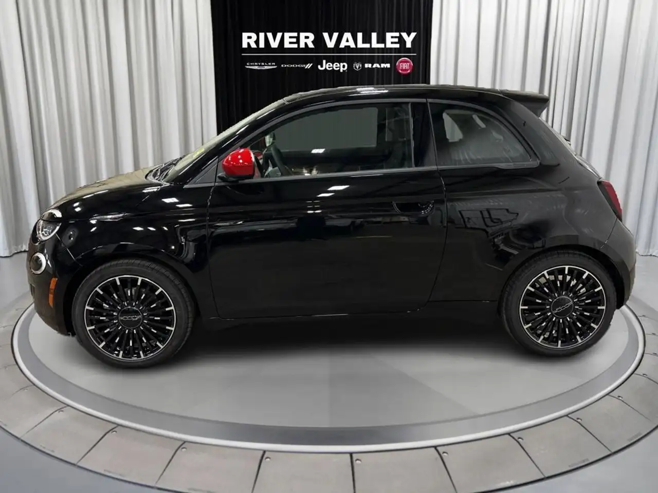 Fiat 500e снимка Fiat 500e