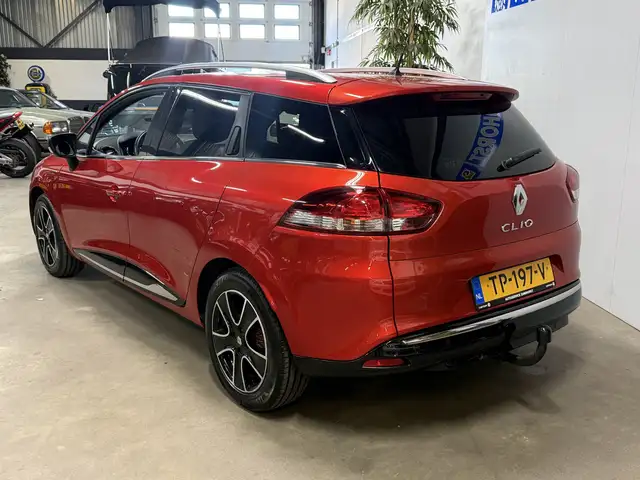 Renault Clio view 2