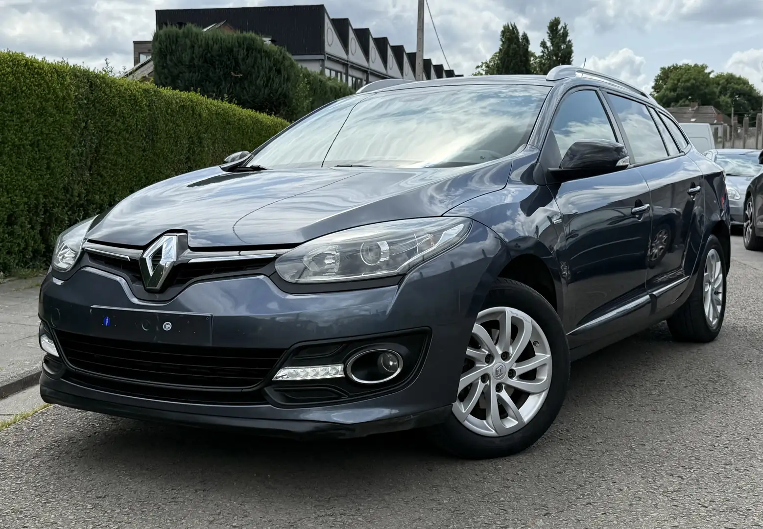 Renault Megane Mégane SW 1.5 dCi Energy Limited // CT OK // NAVI Grau - 1