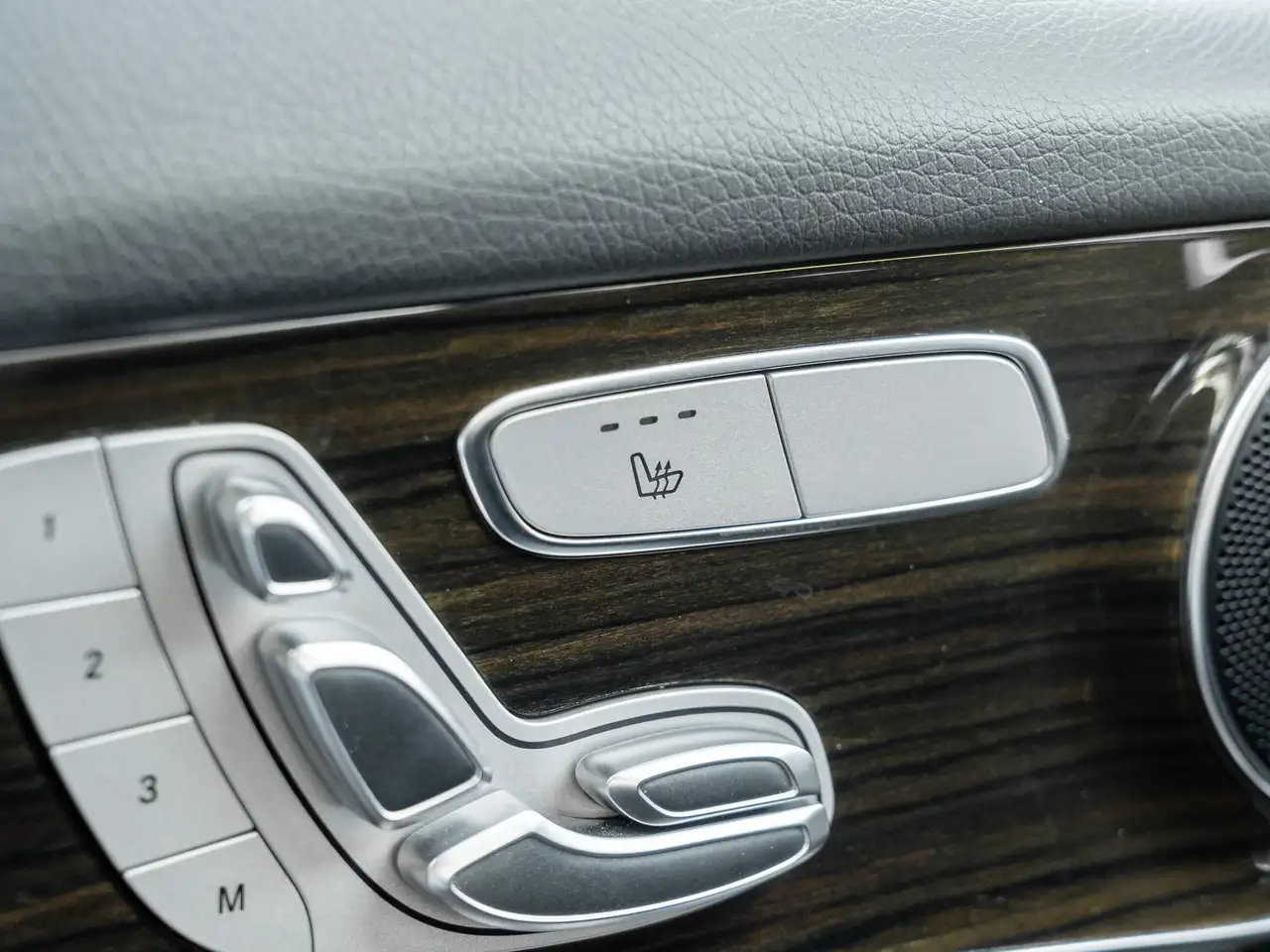 Mercedes-Benz GLC снимка Mercedes-Benz GLC