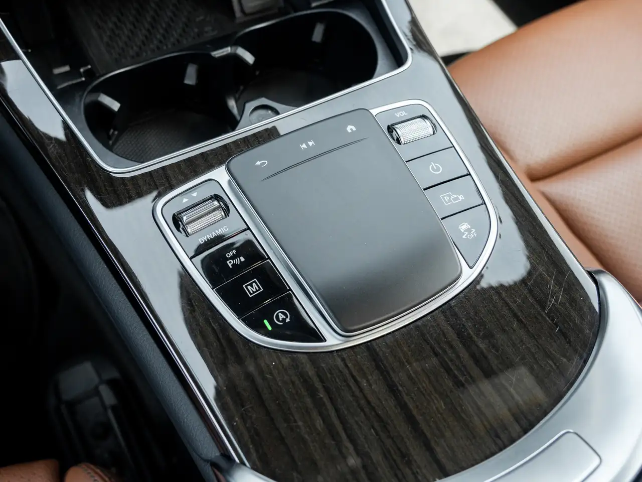 Mercedes-Benz GLC снимка Mercedes-Benz GLC