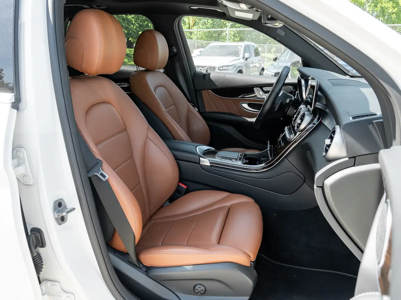 Mercedes-Benz GLC снимка Mercedes-Benz GLC