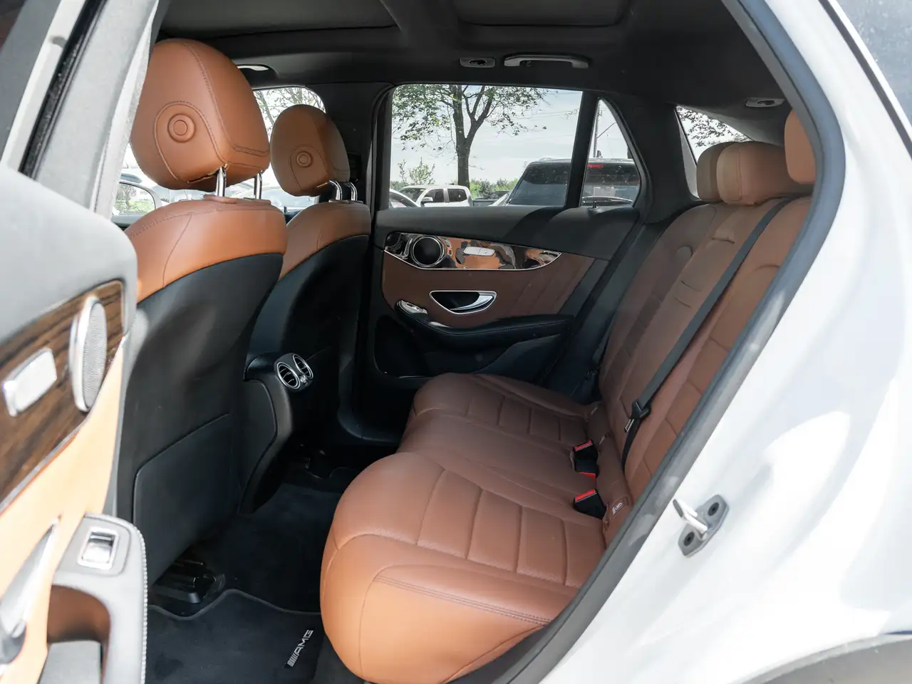 Mercedes-Benz GLC снимка Mercedes-Benz GLC