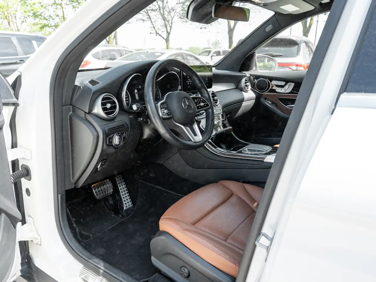 Mercedes-Benz GLC снимка Mercedes-Benz GLC