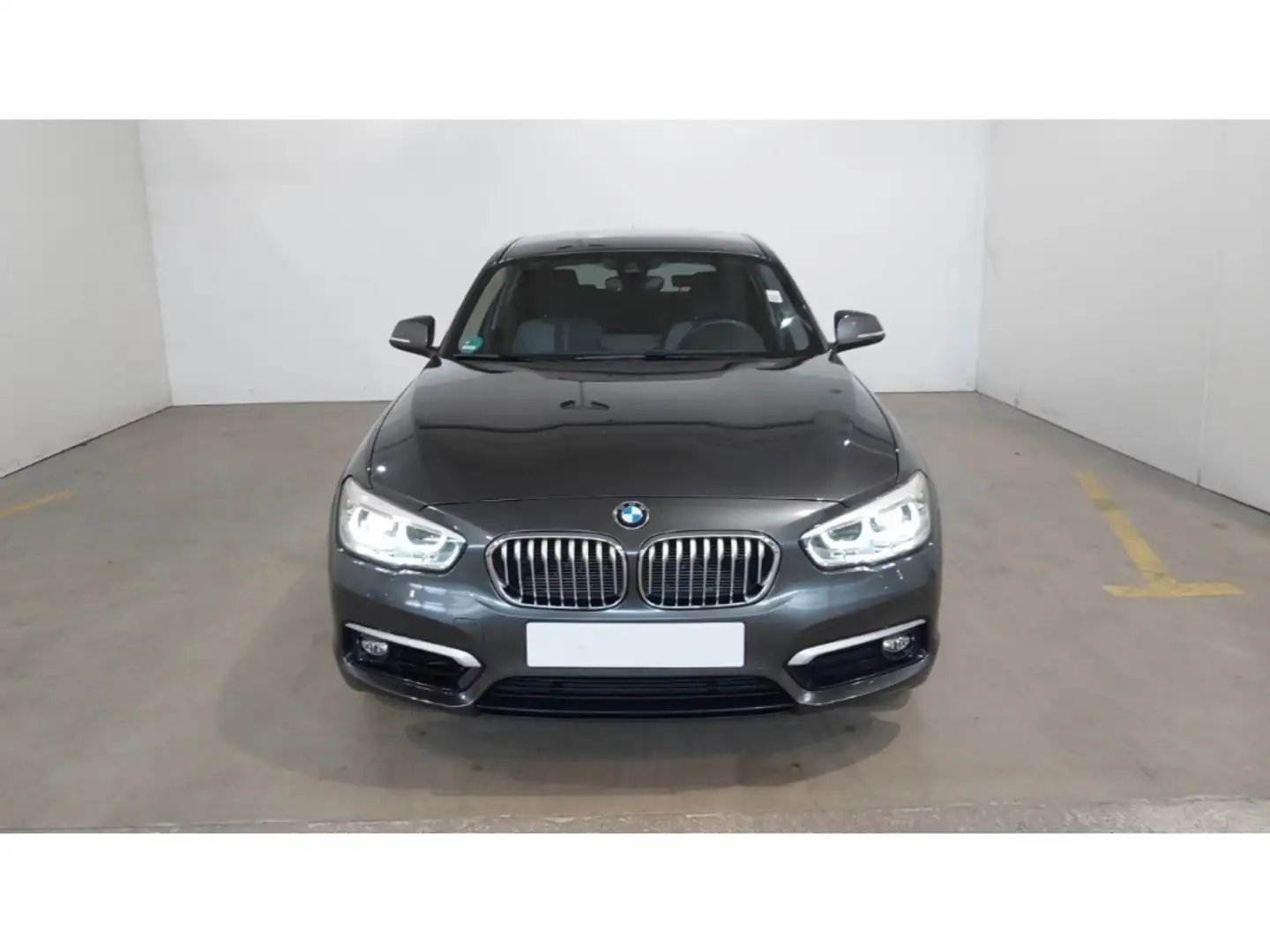 BMW 118 iA URBAN +TEILLEDER+NAVI-PRO+LED+PDC+SHZ+CAM Grigio - 2