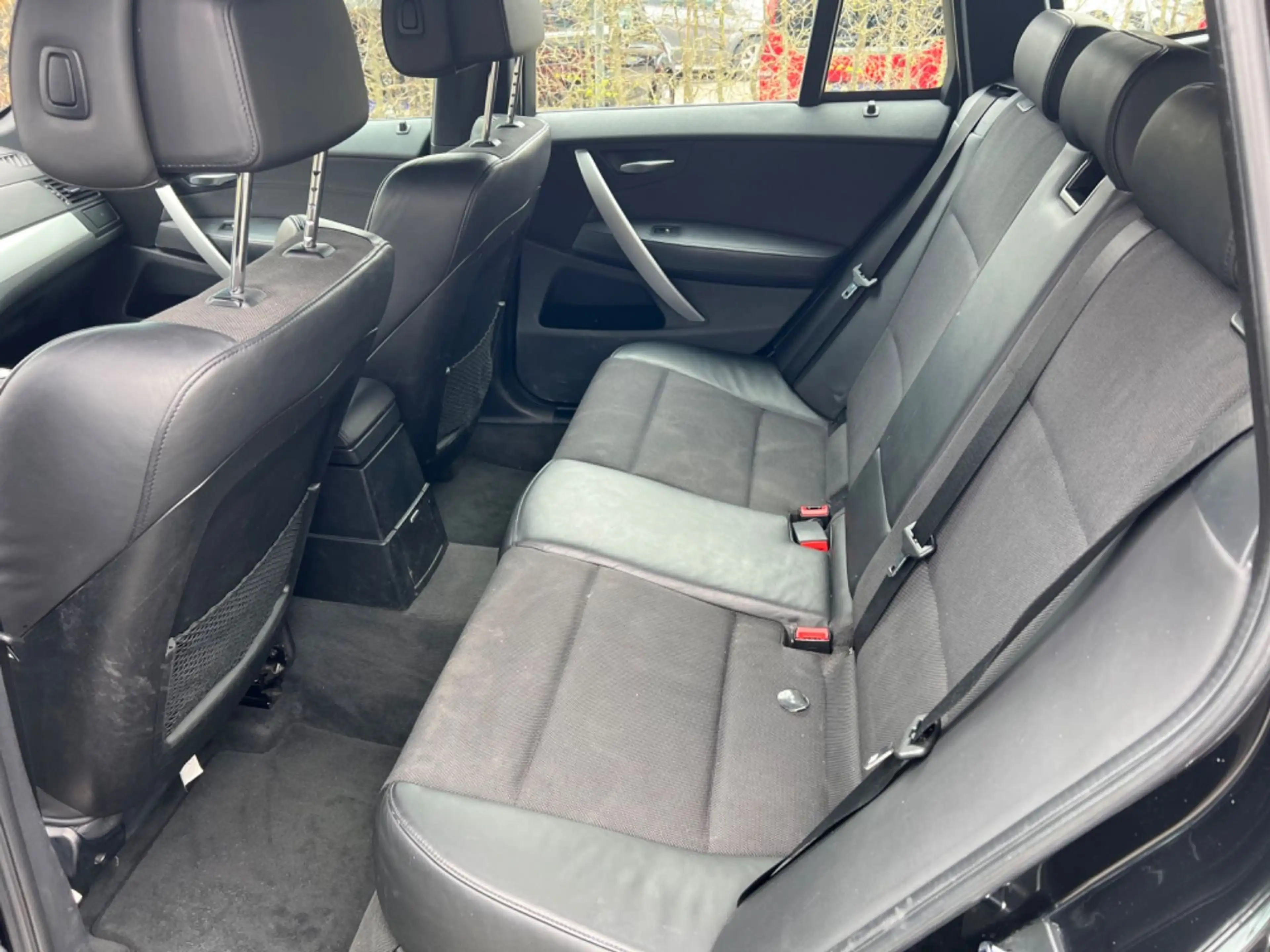 BMW X3 Baureihe X3 2.0d~Sport-Paket M / M-Technic — photo 11