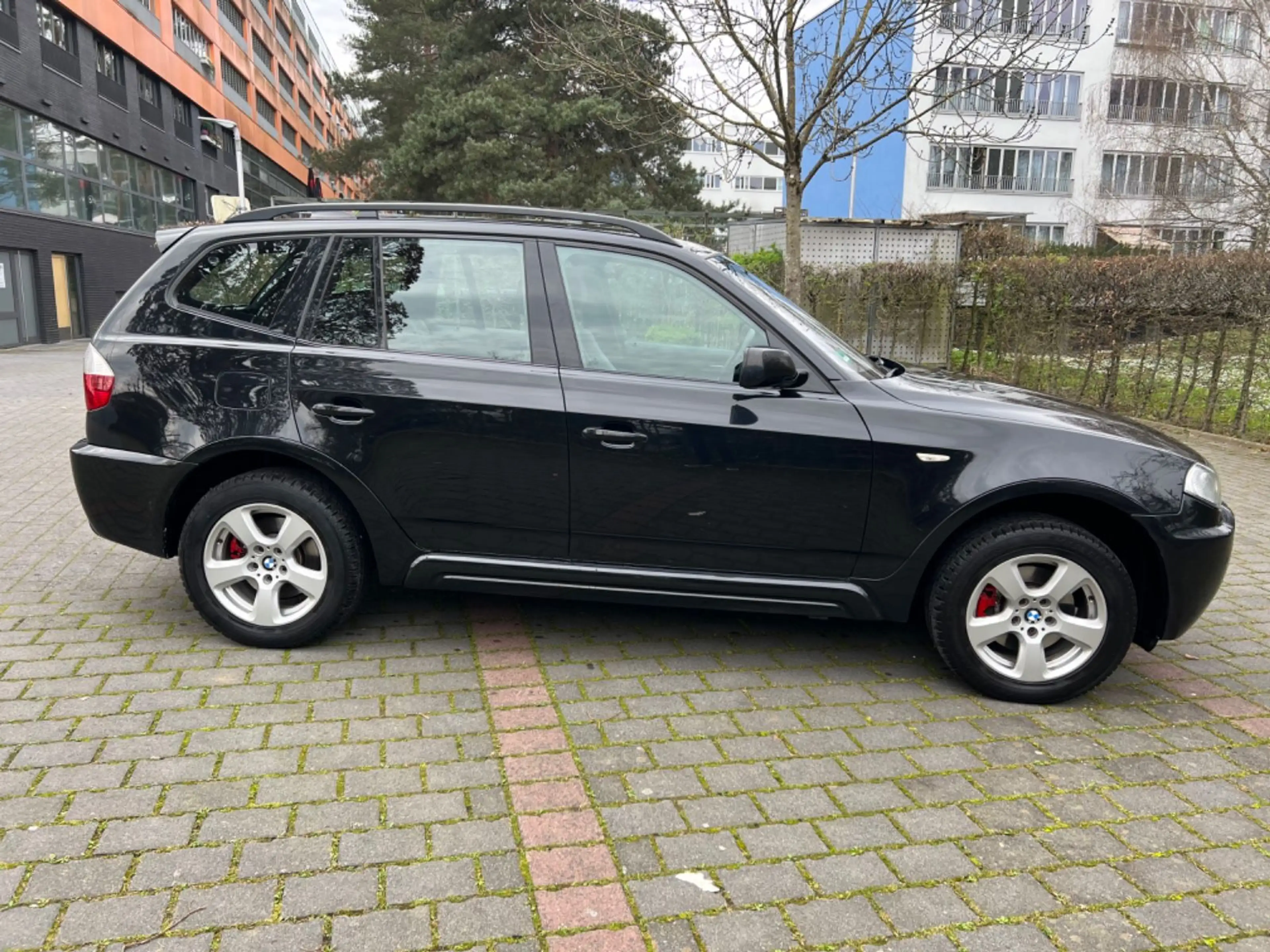 BMW X3 Baureihe X3 2.0d~Sport-Paket M / M-Technic — photo 4