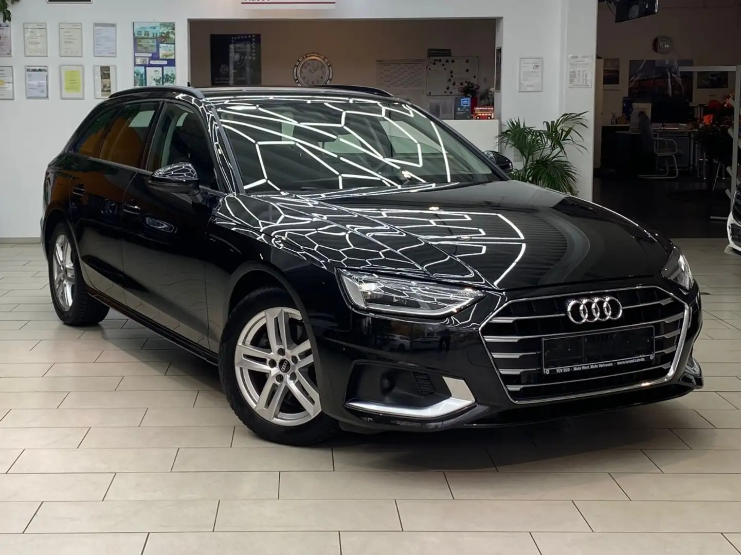 Audi A4 35 2.0 TDI Avant Automatik Navi Tempo PDC SHZ SpuA Schwarz - 1